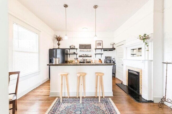 Building Photo - 1475 3rd St