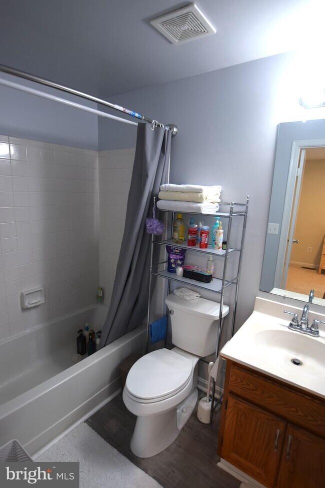 Building Photo - 6560 Lochleigh Ct