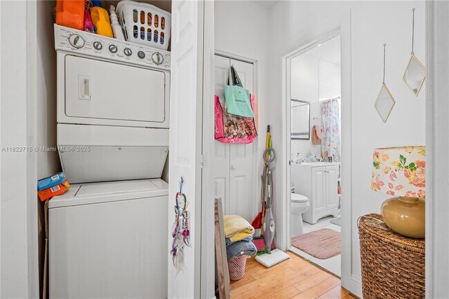 Building Photo - 7950 Tatum Waterway Dr