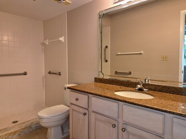 Building Photo - 5801 Bahia Del Mar Cir
