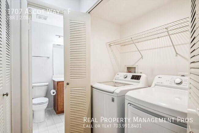 Building Photo - 1707 Ascot Way