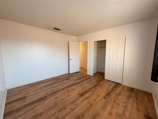 Building Photo - 6330 Mesquite Ave