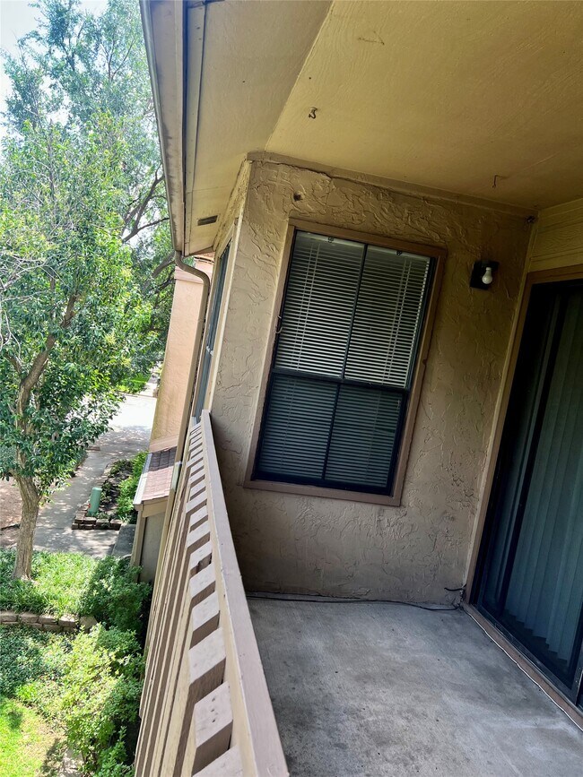 Building Photo - 5001 Lamonte Ln