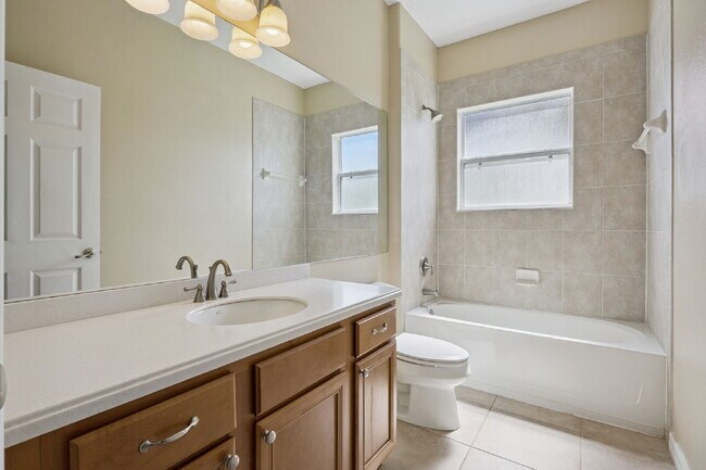 Building Photo - Spacious 3-Bedroom Gem with 2 Baths and 2238 Sq Ft of Comfort in Clermont!