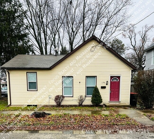 Primary Photo - 104 Hoover St