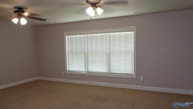 Building Photo - 2444 Bell Manor Dr SW