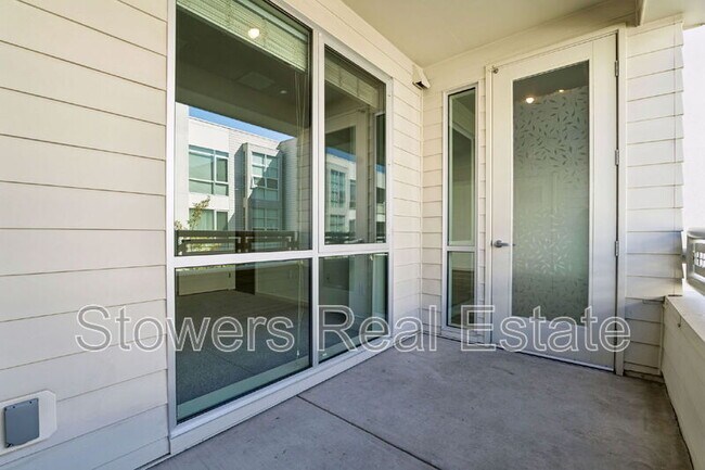 Building Photo - 1655 N California Blvd