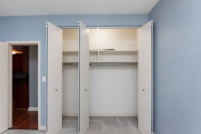 Building Photo - 2300 Commonwealth-1A