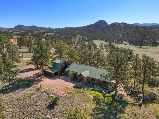 Building Photo - 3 bed 2 Bath Log Home on 2 Acres in Florissant