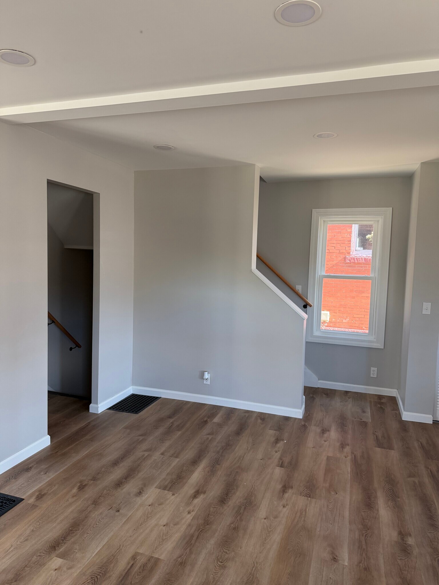 Building Photo - 301 Holland St