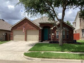 Building Photo - 9121 Rose Ct