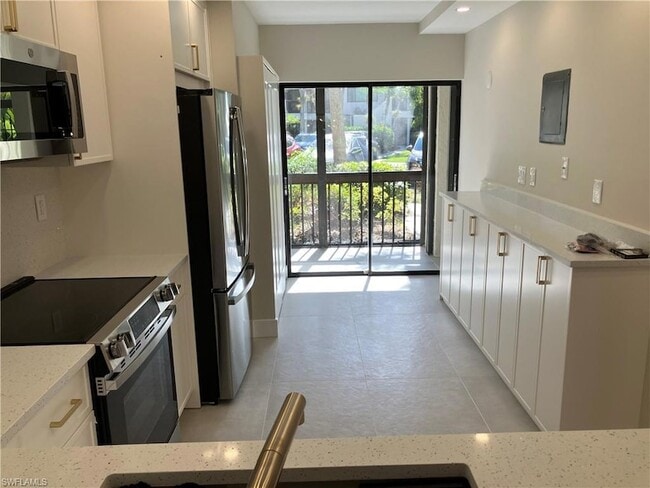 Building Photo - 1826 Kings Lake Blvd