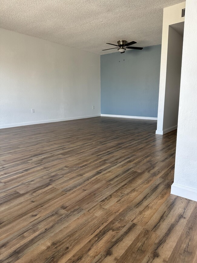 Primary Photo - 10565 W Arica Rd
