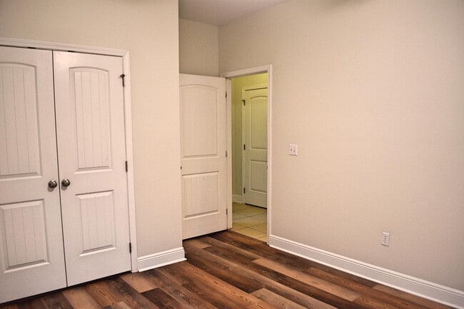 Building Photo - 103 Lagrange Landing