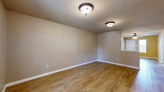 Building Photo - 805 San Pedro Dr