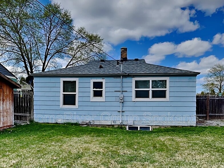 Building Photo - 5828 N Milton St