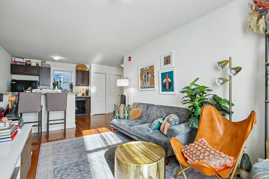 Building Photo - 324 4th St