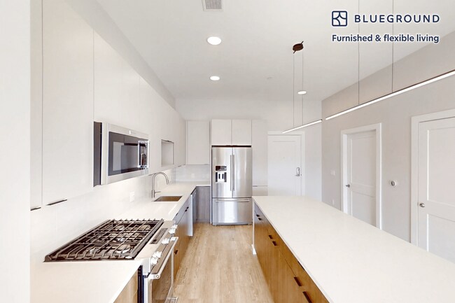 Building Photo - 20 4th Ave