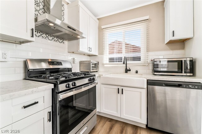 Building Photo - 4218 Fulton Pl