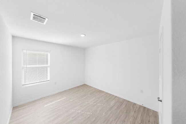 Building Photo - 4546 Glades Wy