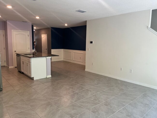 Building Photo - 3 bed 2 bath Townhome in Port Orange