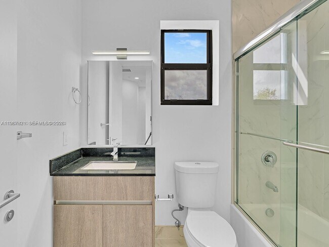 Building Photo - 6130 SW 36th Ct