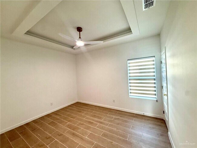 Building Photo - 2705 Brookside Bend St