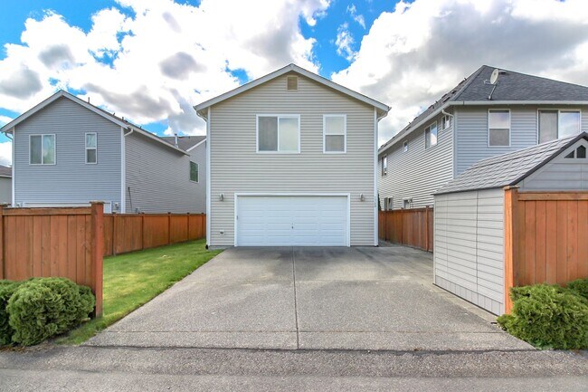 Building Photo - 1360 Sinclair Dr