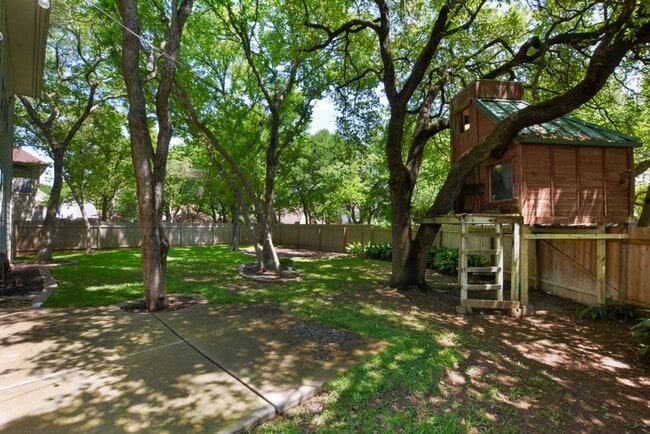 Building Photo - Beautifully Updated 4 Bedroom, 2.5 Bathrooms, 2-Story Home in West Round Rock