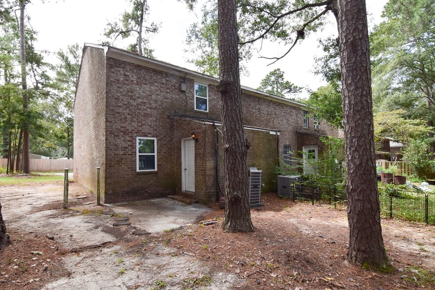 Building Photo - 306 Crestview Dr