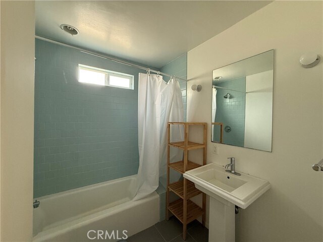 Building Photo - 8929 Rathburn Ave