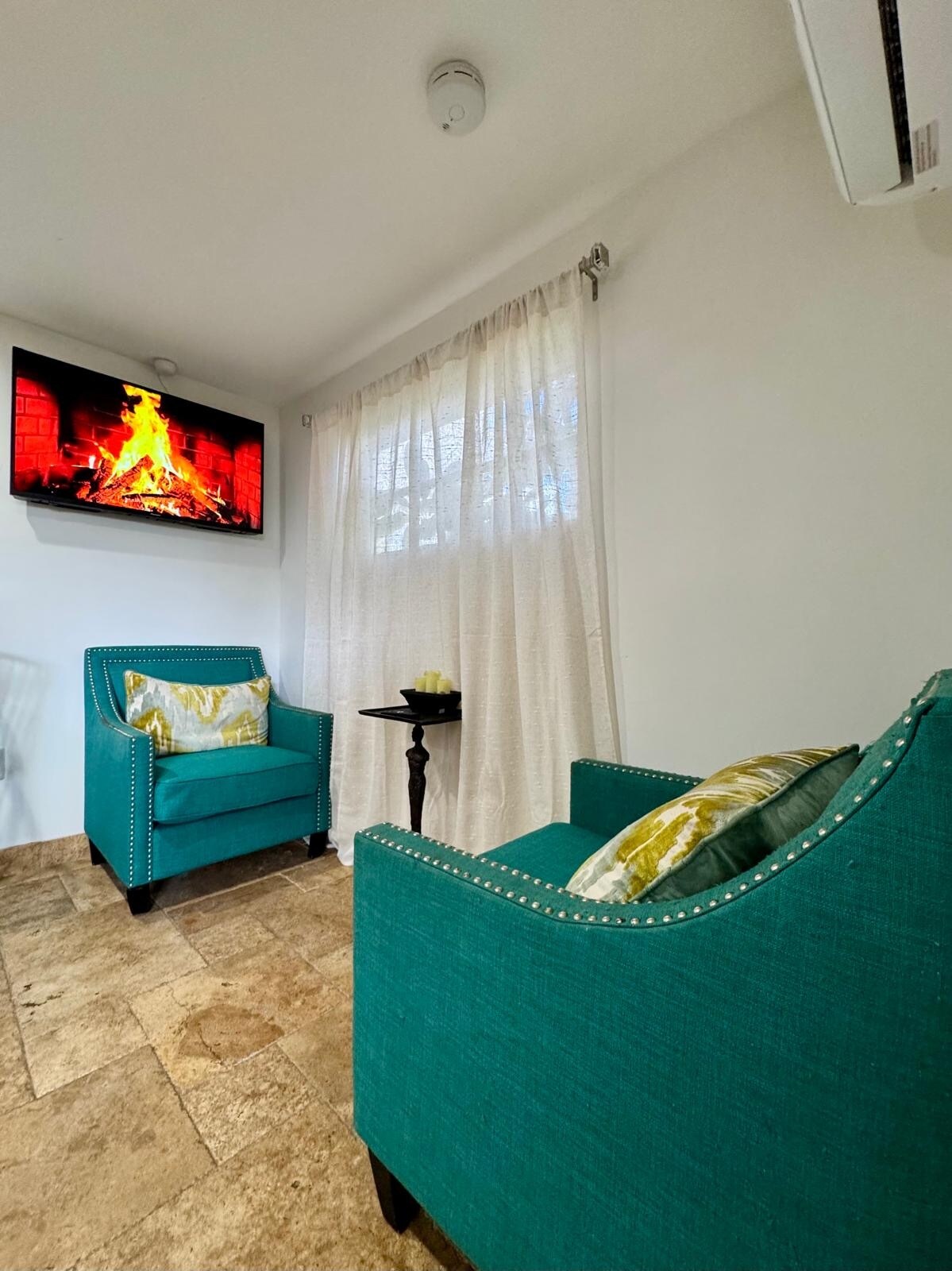 Building Photo - 2542 Monroe St