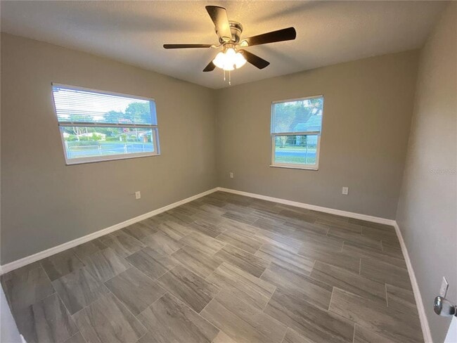 Building Photo - 38415 9th Ave