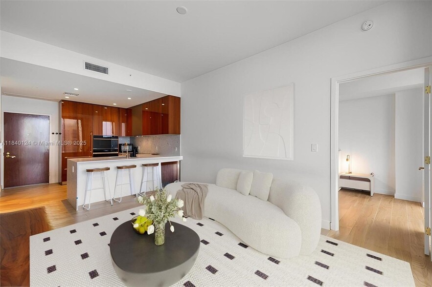 Building Photo - 2678 Tigertail Ave