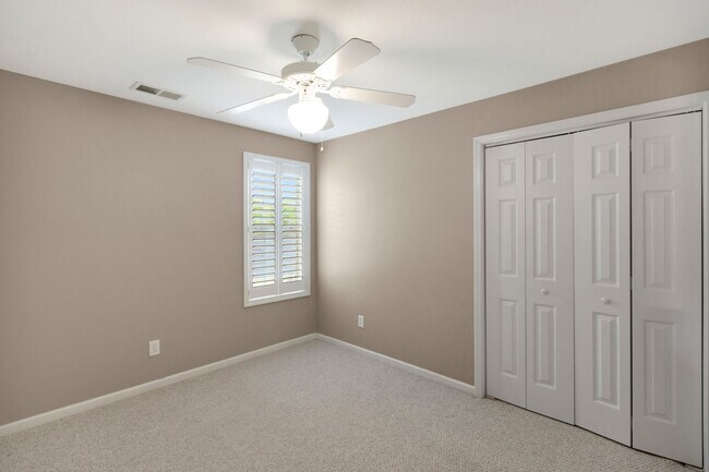 Building Photo - Beautiful Home in The Hamlets