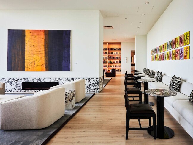 Building Photo - 1006 S Michigan Ave