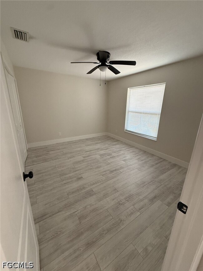 Building Photo - 1414 SE 6th Ave