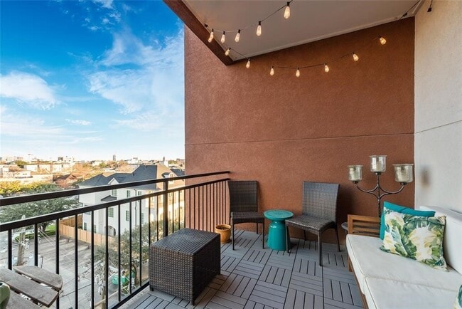 Building Photo - 1010 Rosine St