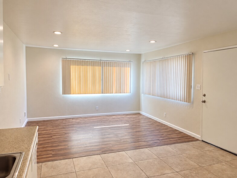 Building Photo - 9906 Buena Vista Dr