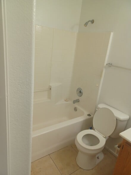 Building Photo - 5752 Indian Springs St