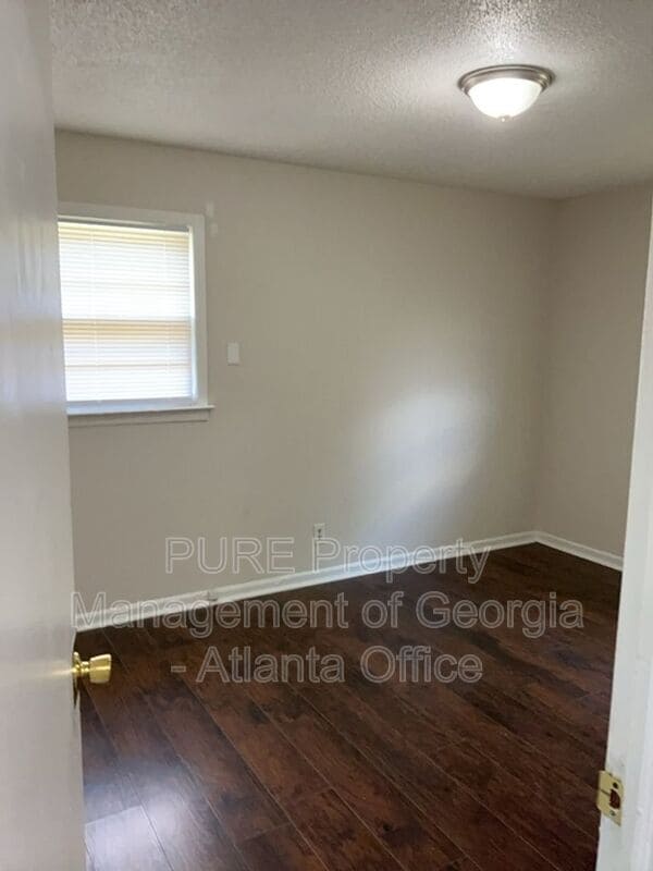 Building Photo - 314 Sterling St