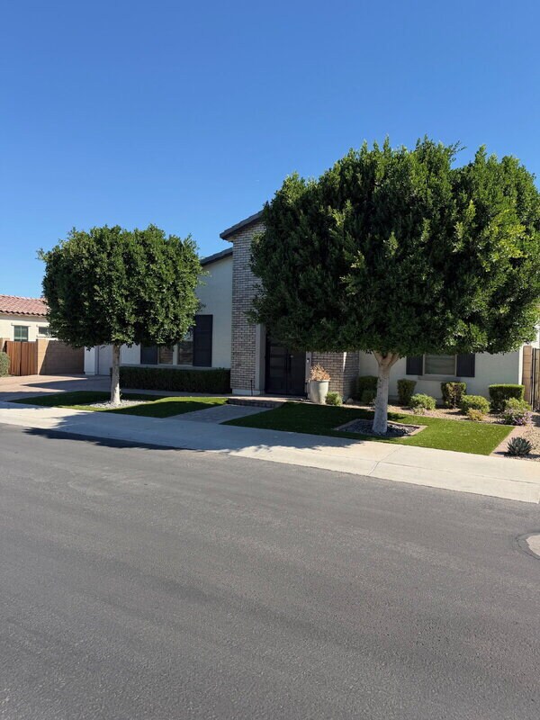 Building Photo - 4191 S Emerald Dr