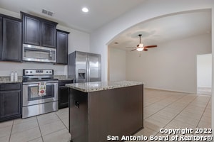 Building Photo - 7810 Creekshore Cove