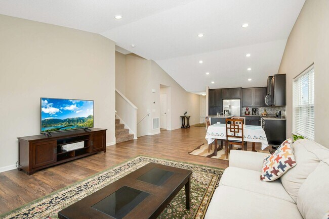 Building Photo - 15101 Emory Cir