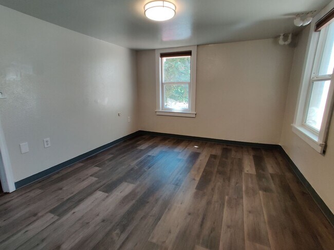 Building Photo - Rental -- Queen Anne