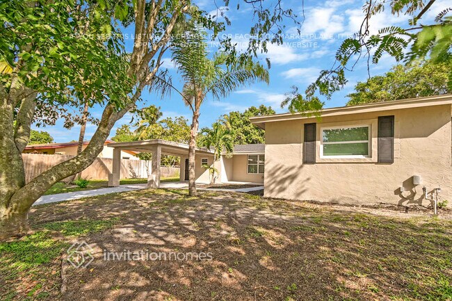 Building Photo - 525 Dolphin Dr