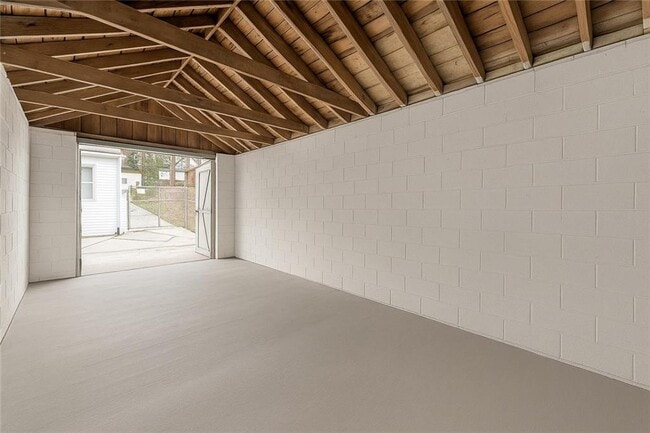 Building Photo - 1376 Westmont Rd SW