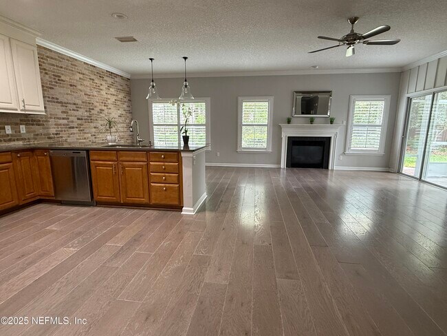 Building Photo - 1010 Garrison Dr