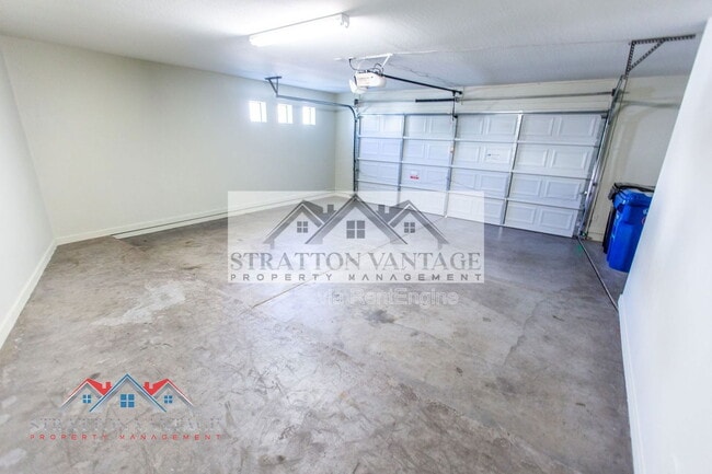 Building Photo - 544 N Alma School Rd