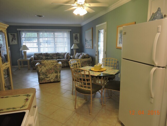 Building Photo - 311 Parkside Dr